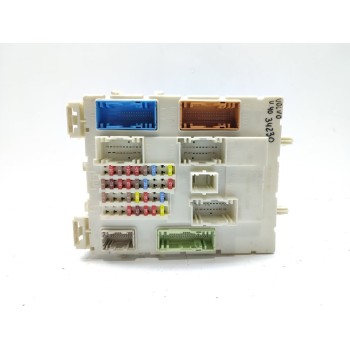 Recambio de caja reles / fusibles para volvo v40 momentum referencia OEM IAM 31394135  