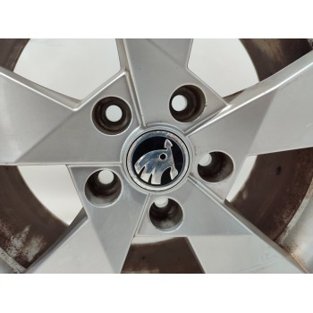 Recambio de juego llantas para skoda octavia combi (5e5) active referencia OEM IAM 5E0601025D  