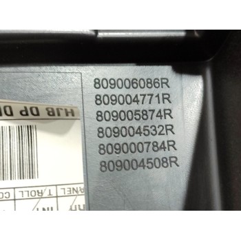 Recambio de guarnecido puerta delantera derecha para renault captur ii intens referencia OEM IAM 809006710R  