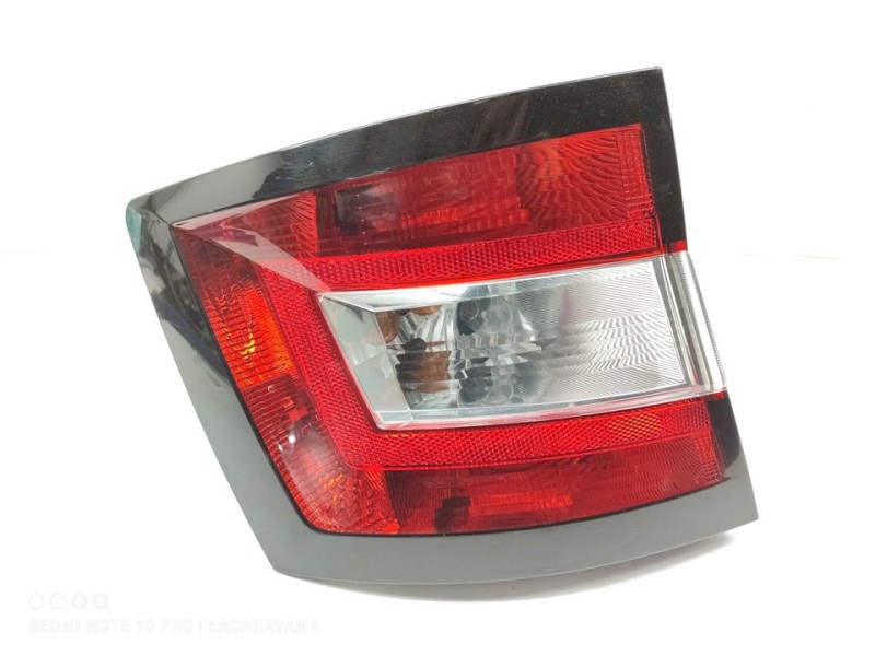 Recambio de piloto trasero izquierdo para skoda fabia combi active referencia OEM IAM 6V9945095  