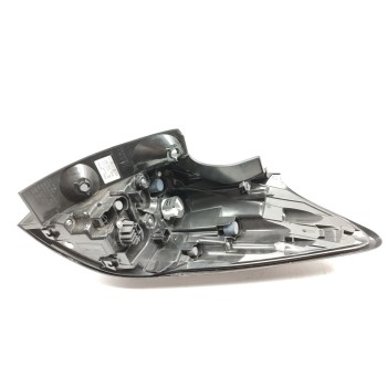 Recambio de piloto trasero izquierdo para toyota yaris cross hybrid awd-i premiere edition referencia OEM IAM 815600DE20  