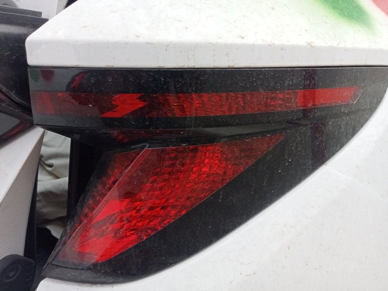 Recambio de piloto trasero derecho para hyundai tucson (nx) maxx silver 2wd referencia OEM IAM 92402N7000  