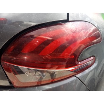 Recambio de piloto trasero derecho para peugeot 208 signature referencia OEM IAM 9825601180  