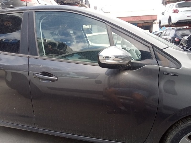 Recambio de puerta delantera derecha para peugeot 208 signature referencia OEM IAM 9807820680  