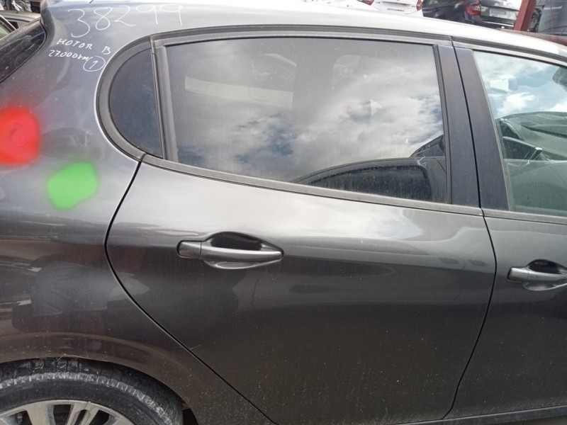 Recambio de puerta trasera derecha para peugeot 208 signature referencia OEM IAM 9671907480  