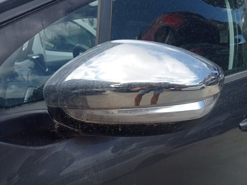 Recambio de retrovisor izquierdo para peugeot 208 signature referencia OEM IAM 1611240680  