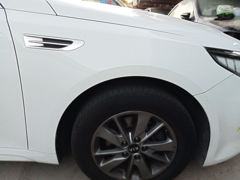 Recambio de aleta delantera derecha para kia optima drive referencia OEM IAM 66321D4000  