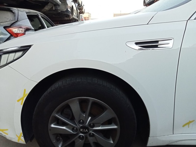 Recambio de aleta delantera izquierda para kia optima drive referencia OEM IAM 66311D4000  