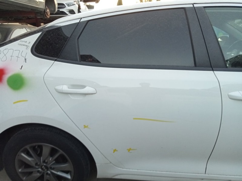 Recambio de puerta trasera derecha para kia optima drive referencia OEM IAM 77004D4000  
