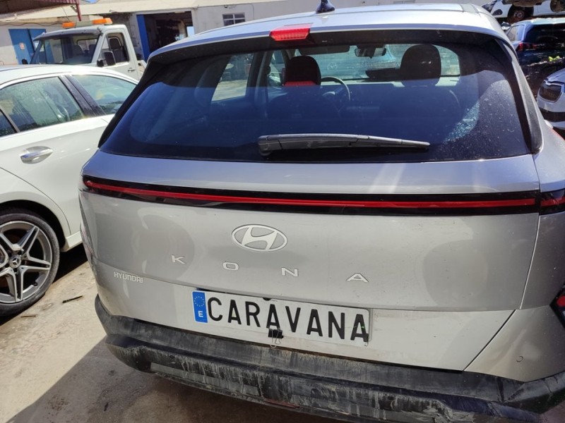 Recambio de porton trasero para hyundai kona (sx2) maxx 2wd referencia OEM IAM 72800BE030  