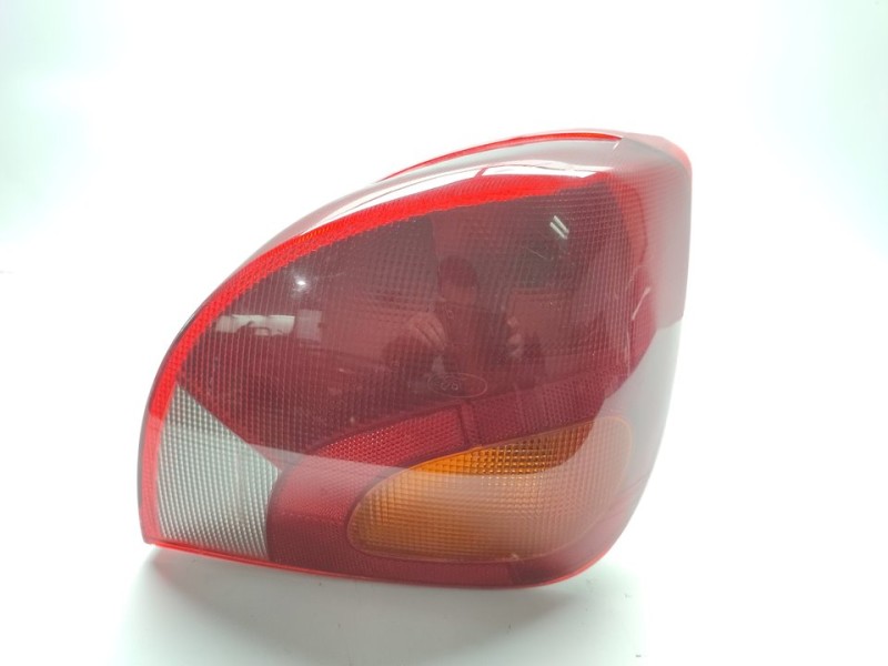 Recambio de piloto trasero derecho para ford fiesta berlina (dx) ambiente referencia OEM IAM 1044154  