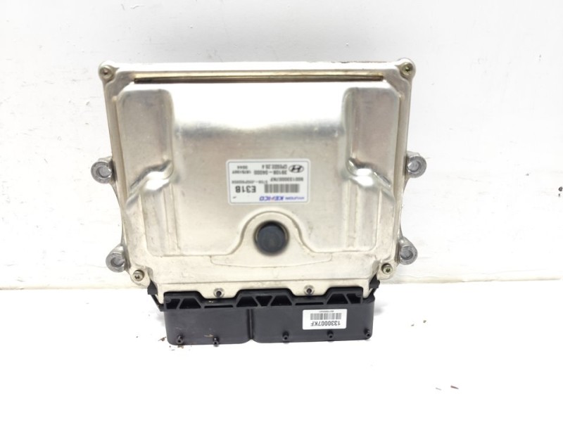 Recambio de centralita motor uce para hyundai kona style 2wd referencia OEM IAM 3910804000  