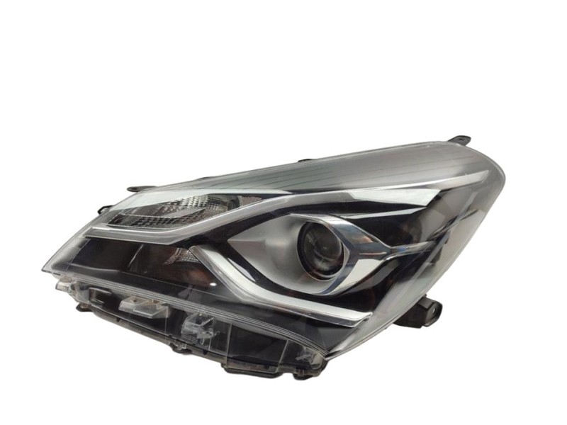 Recambio de faro izquierdo para toyota yaris hybrid active referencia OEM IAM 811700DJ90  