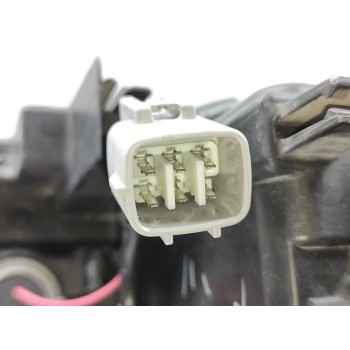 Recambio de faro izquierdo para toyota yaris hybrid active referencia OEM IAM 811700DJ90  