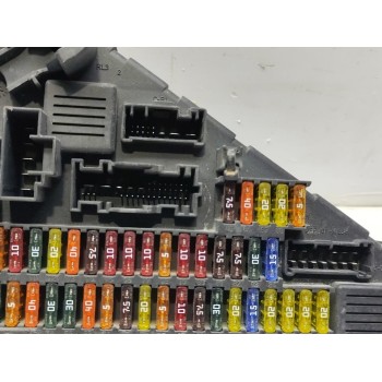 Recambio de caja reles / fusibles para bmw serie 5 berlina (e60) 520d referencia OEM IAM 913883001  