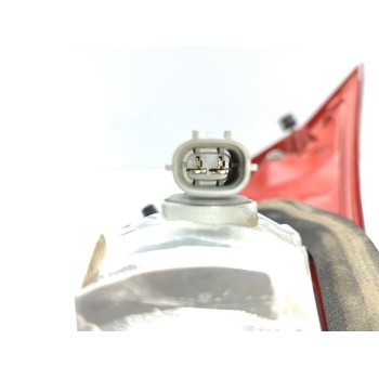 Recambio de piloto trasero derecho interior para toyota auris active referencia OEM IAM 8158102460  