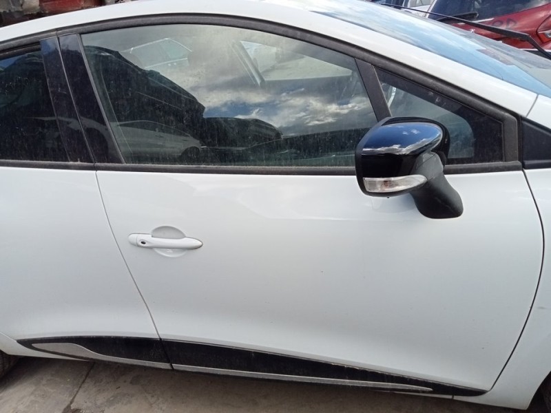 Recambio de puerta delantera derecha para renault clio iv limited referencia OEM IAM 801008302R  
