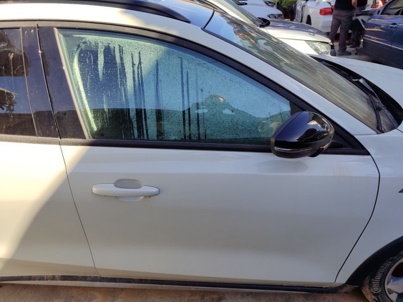 Recambio de puerta delantera derecha para ford focus active referencia OEM IAM PJX7BA20124AG  