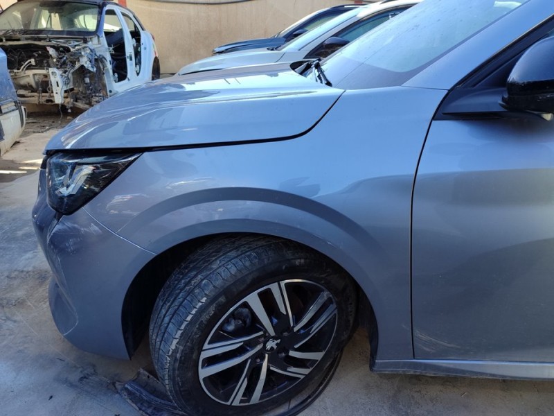 Recambio de aleta delantera izquierda para peugeot 208 (p2) allure pack referencia OEM IAM 9823208480  