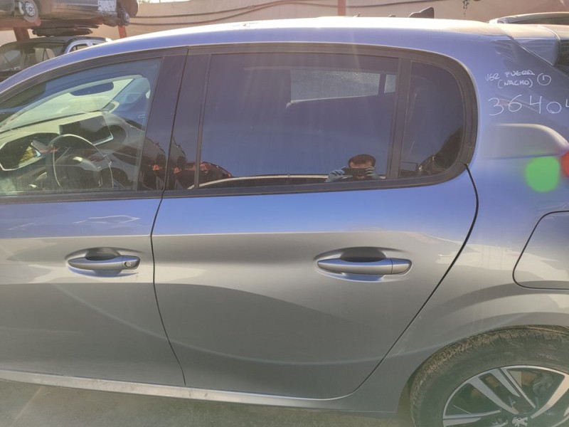 Recambio de puerta trasera izquierda para peugeot 208 (p2) allure pack referencia OEM IAM 9827577980  