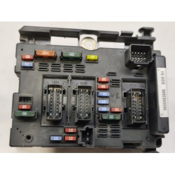 Recambio de caja reles / fusibles para peugeot 206 berlina xt referencia OEM IAM 9650663980  