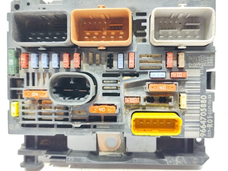 Recambio de caja reles / fusibles para citroën c4 picasso avatar referencia OEM IAM 9664705880  