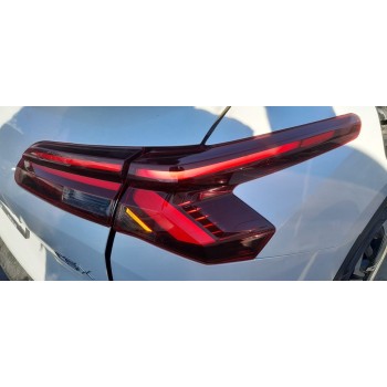 PILOTO TRASERO DERECHO INTERIOR YL01930680 