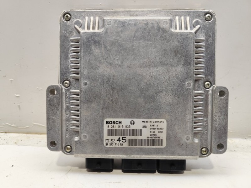 Recambio de centralita motor uce para peugeot 307 (s1) xr clim referencia OEM IAM 0281010935  