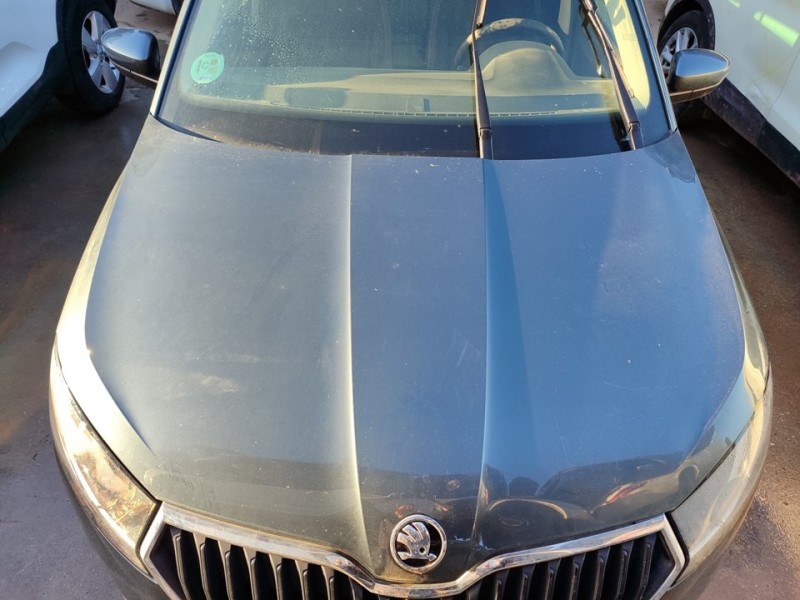 Recambio de capo para skoda fabia combi ambition referencia OEM IAM 6V0823031F  