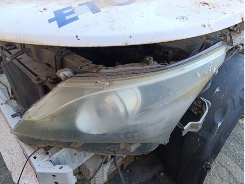 Recambio de faro izquierdo para toyota avensis (t27) advance referencia OEM IAM 8117005350  