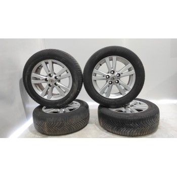 Recambio de juego llantas para toyota avensis (t27) advance referencia OEM IAM 4261105330  