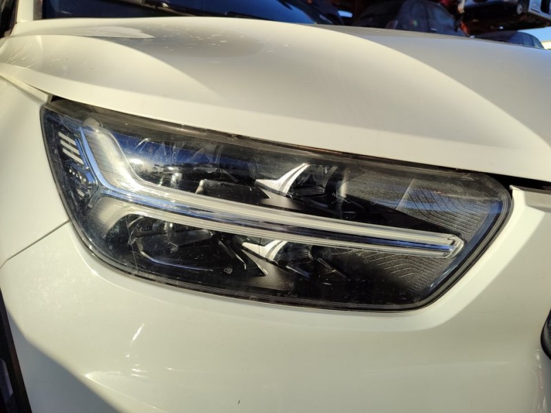 Recambio de faro derecho para volvo xc 40 momentum core 2wd referencia OEM IAM 31655991  