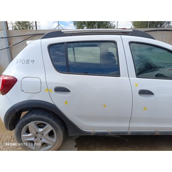 Recambio de puerta trasera derecha para dacia sandero stepway referencia OEM IAM 821002434R  