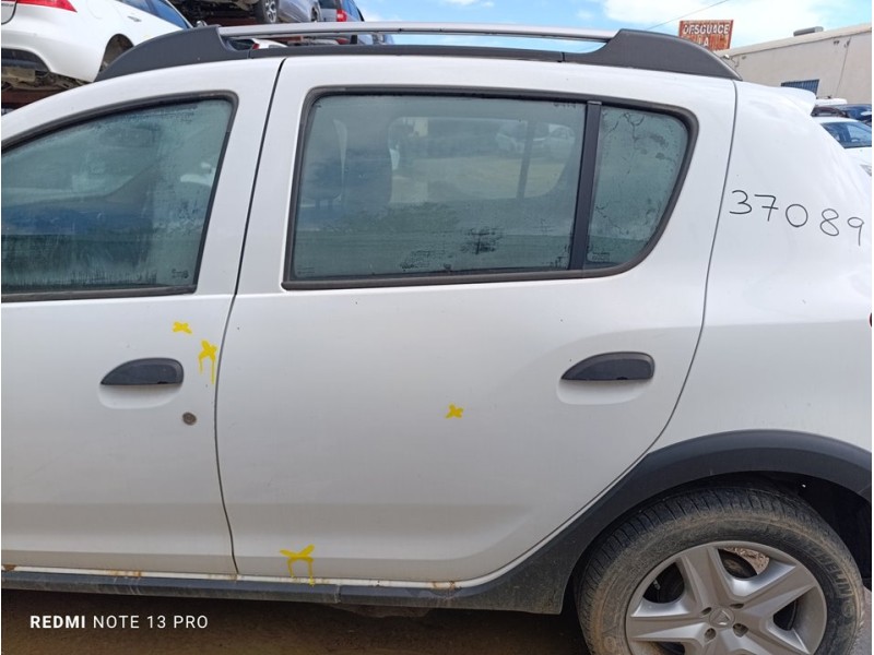 Recambio de puerta trasera izquierda para dacia sandero stepway referencia OEM IAM 821017625R  