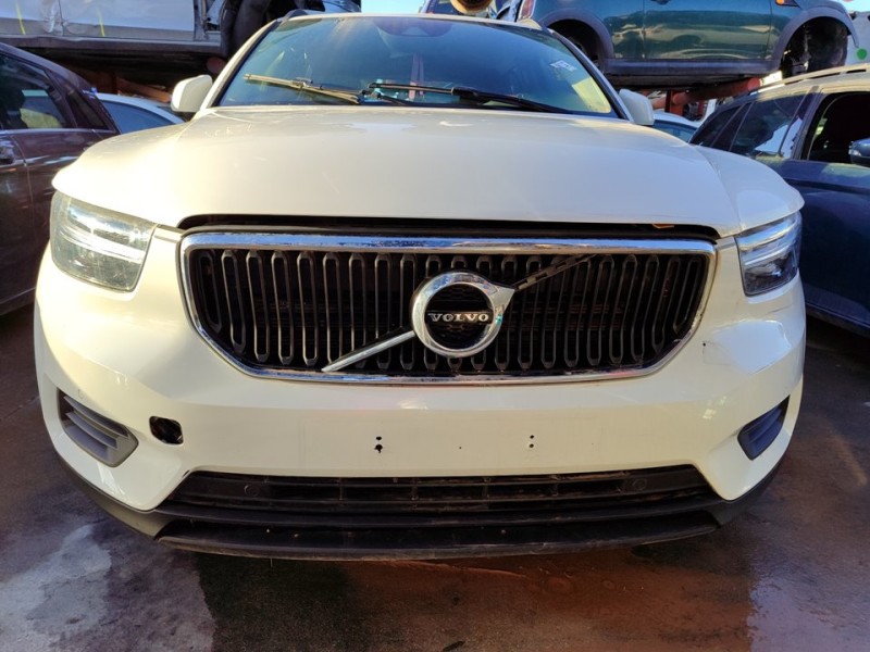 Recambio de paragolpes delantero para volvo xc 40 momentum core 2wd referencia OEM IAM 39790894  