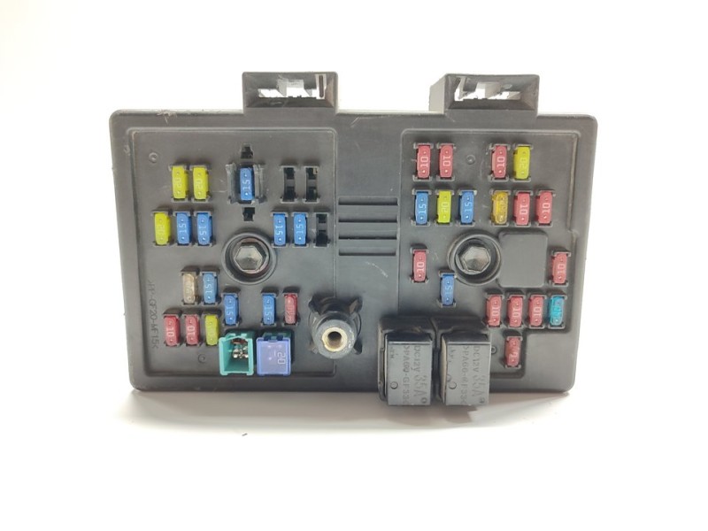 Recambio de caja reles / fusibles para chevrolet captiva 3.2 v6 ltx referencia OEM IAM 96821082  