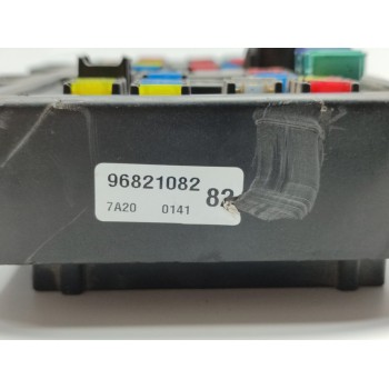 Recambio de caja reles / fusibles para chevrolet captiva 3.2 v6 ltx referencia OEM IAM 96821082  