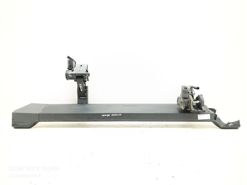 Recambio de estribo para jeep wrangler / wrangler unlimited sahara referencia OEM IAM US7712755  