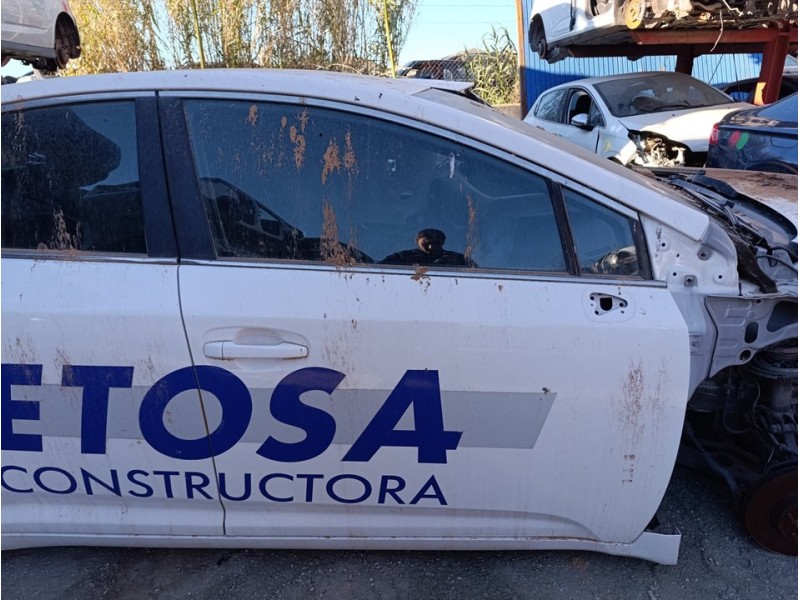 Recambio de puerta delantera derecha para toyota avensis (t27) advance referencia OEM IAM 6700105070  