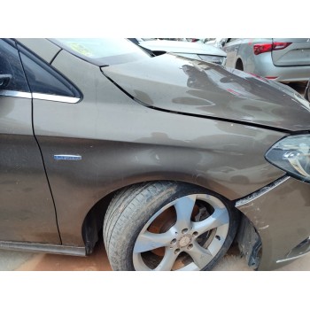 ALETA DELANTERA DERECHA A2468810201 