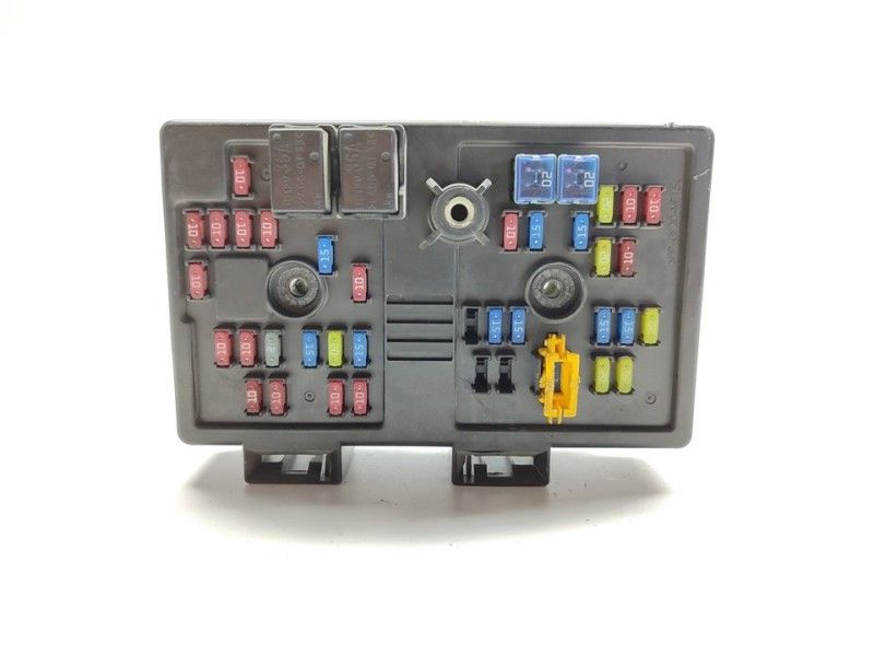 Recambio de caja reles / fusibles para chevrolet captiva 2.0 vcdi lt referencia OEM IAM 96821082  