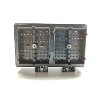 Recambio de caja reles / fusibles para chevrolet captiva 2.0 vcdi lt referencia OEM IAM 96821082  