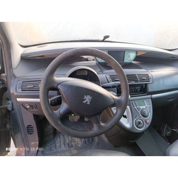 peugeot 807 del año 2004