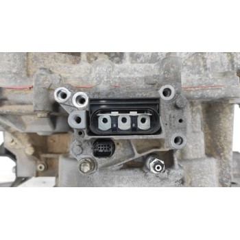 Recambio de caja cambios para toyota auris hybrid active referencia OEM IAM P9043B13  