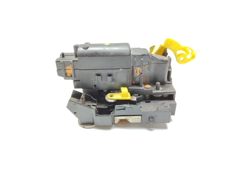 Recambio de cerradura puerta trasera derecha para dacia duster ambiance 4x4 referencia OEM IAM 825031894R  