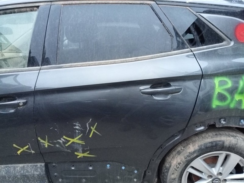 Recambio de puerta trasera izquierda para opel grandland x design line referencia OEM IAM YP00119980  