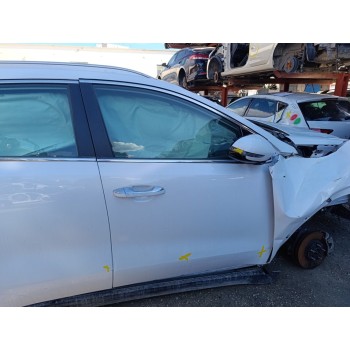 Recambio de puerta delantera derecha para kia sportage drive 2wd referencia OEM IAM 76004F1000  