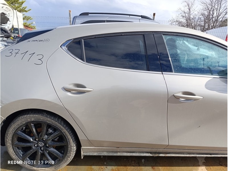 Recambio de puerta trasera derecha para mazda 3 berlina (bp) exclusive-line referencia OEM IAM BDY07202XC  
