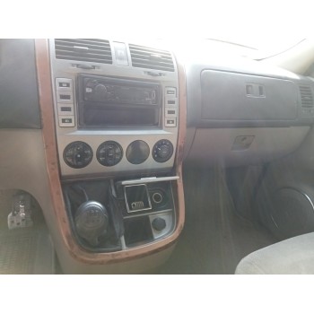 kia carnival ii del año 2003