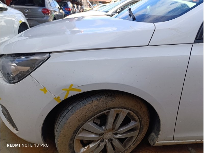 Recambio de aleta delantera izquierda para peugeot 308 active pack referencia OEM IAM 9802164380  